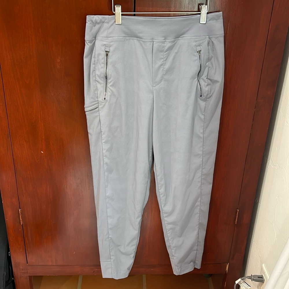 Athleta women’s trek pants